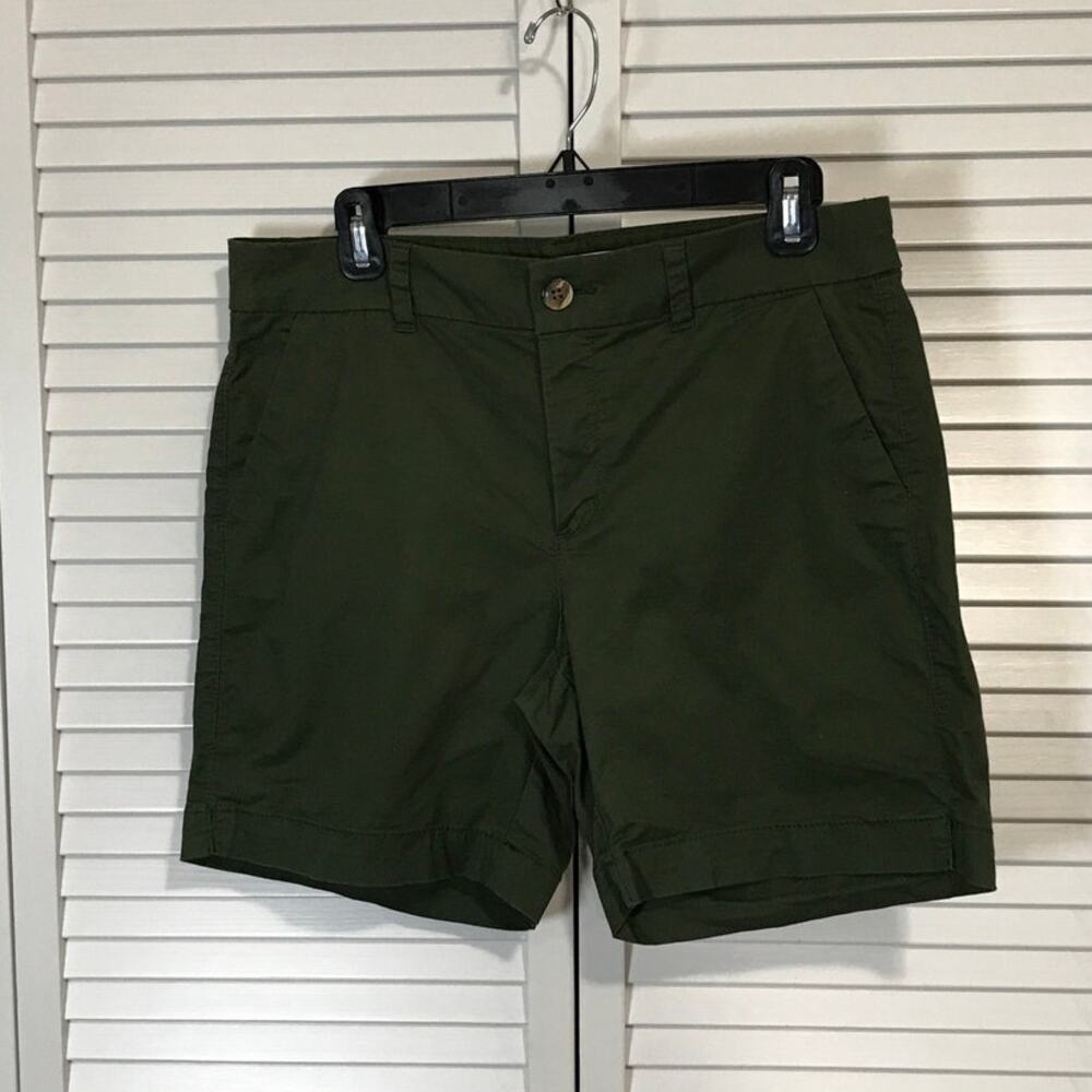 Old Navy Olive Green Mid Rise Preppy Relaxed Twill Everyday Short 8